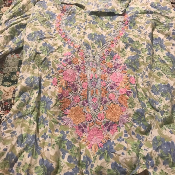 Blouse - Picture 4 of 4